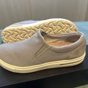 BIRKENSTOCK size 8 men , 10 women 41 26.5cm like new, price 60$ New price 180$